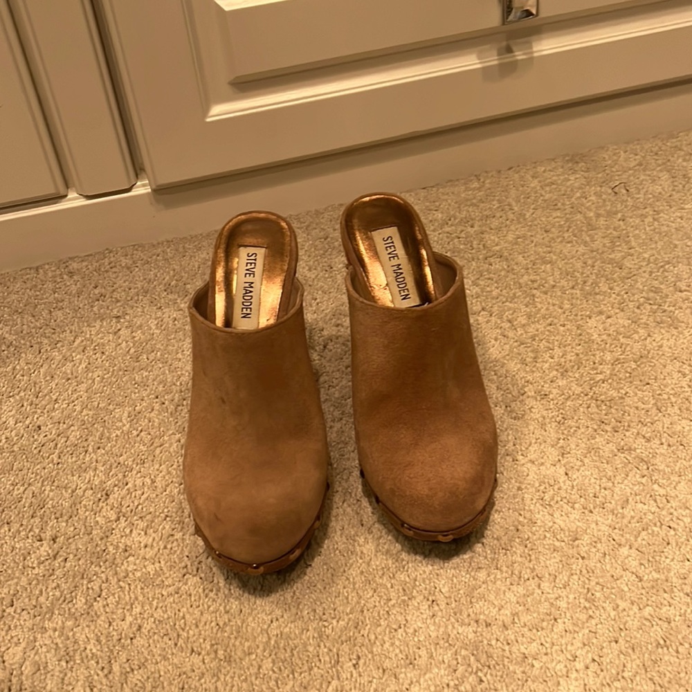 Steve Madden platform studded clog